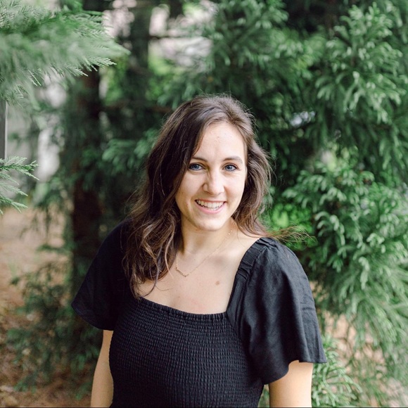 Meet your Posher, Meredith - Picture 1 of 3